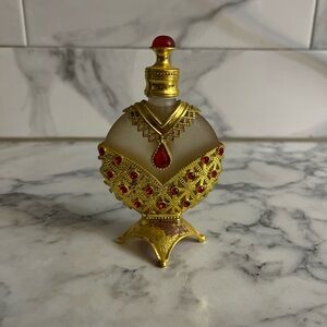 Luxurious Gold and Red Accent Vase